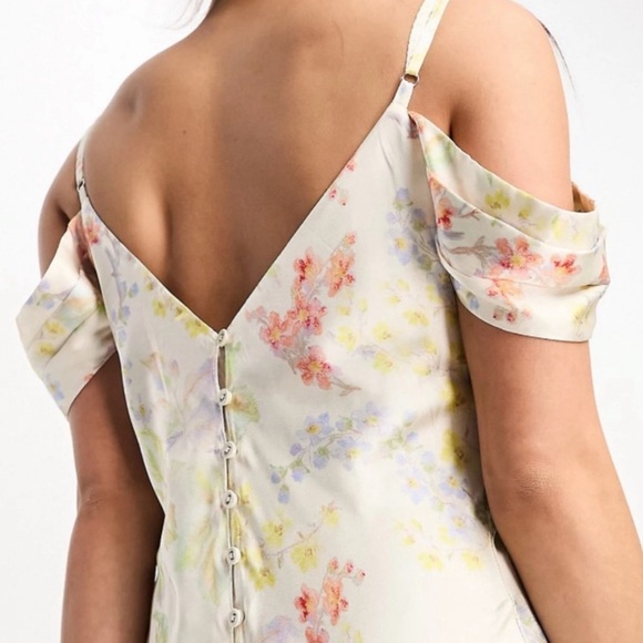 Hope & Ivy Ivory Floral Dress NWT - Picture 2 of 4